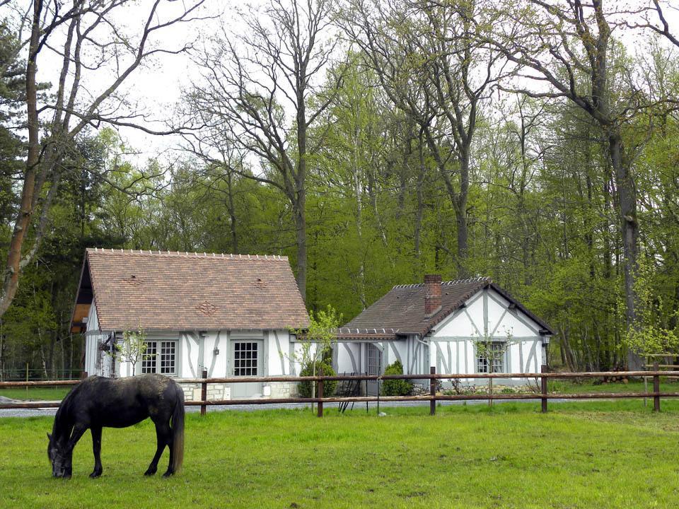 Domaine Du Vertbois La Haye-du-Theil Exterior photo