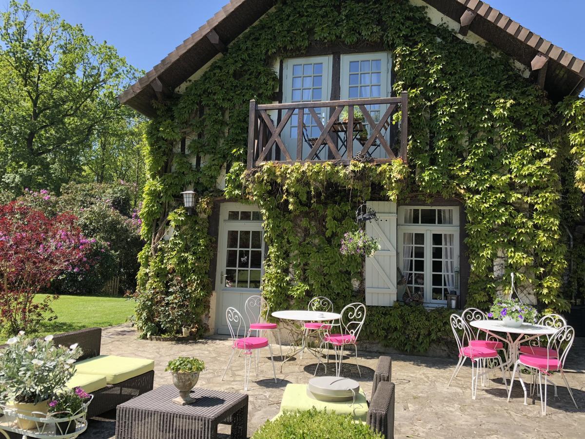 Domaine Du Vertbois La Haye-du-Theil Exterior photo